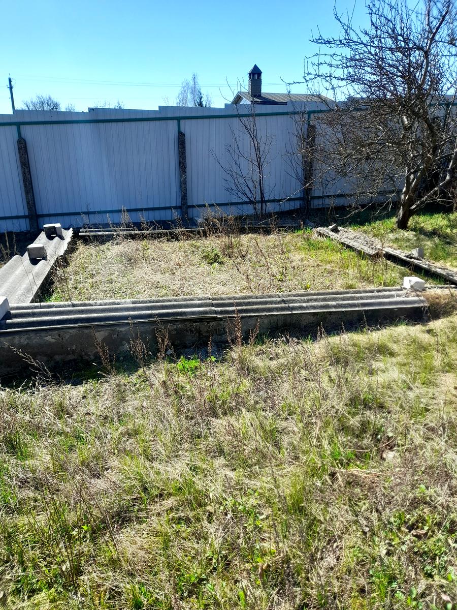 1870677785980935