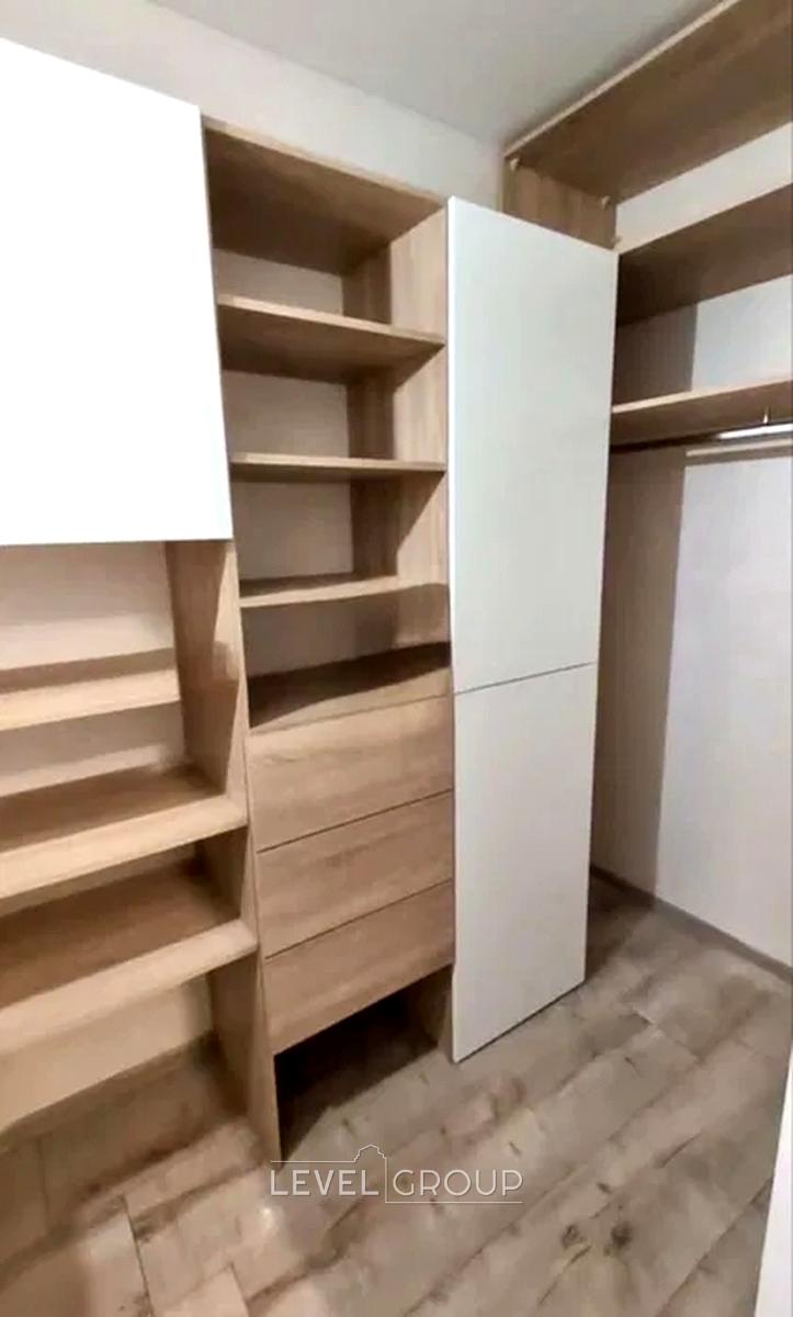 1870678414460797