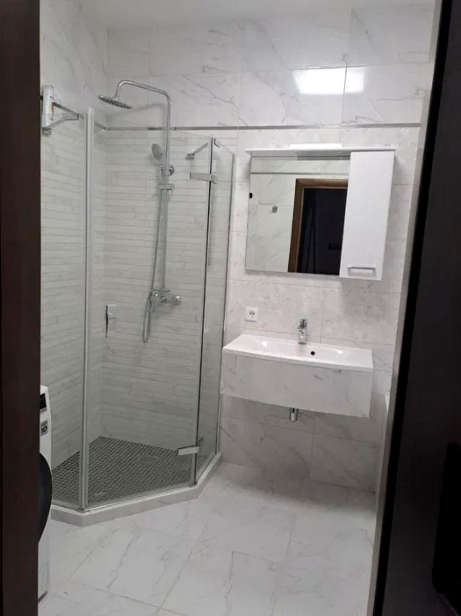 1870680040238313