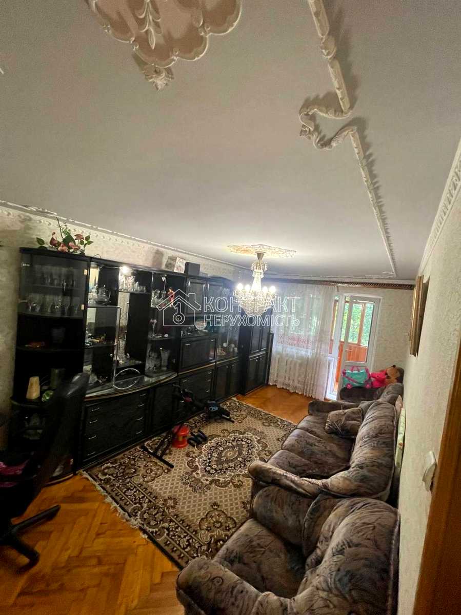 1870683603913927