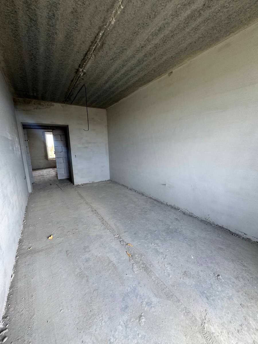 1870684393704161