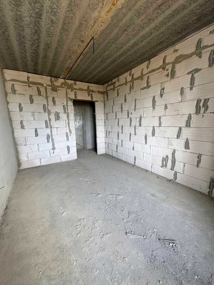 1870684394614544