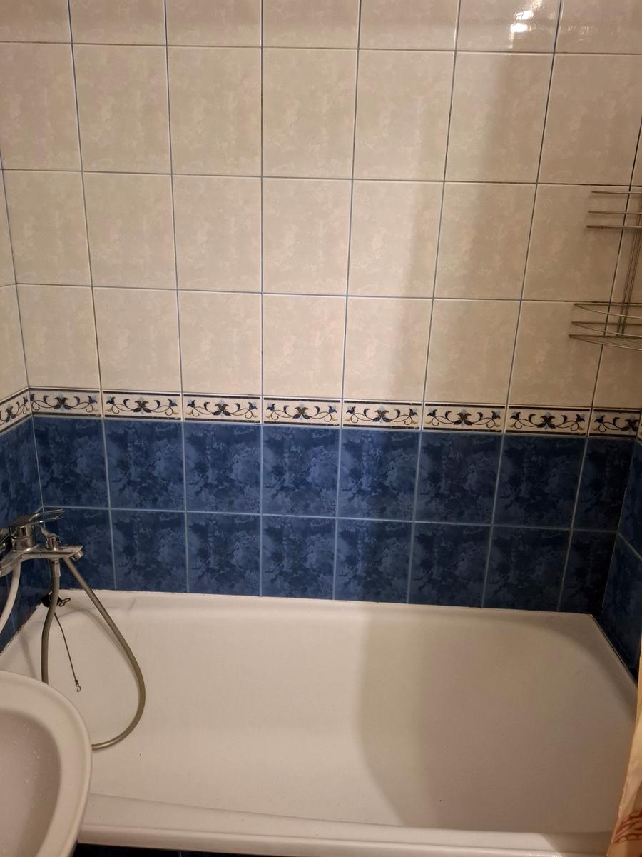 1870686774160281