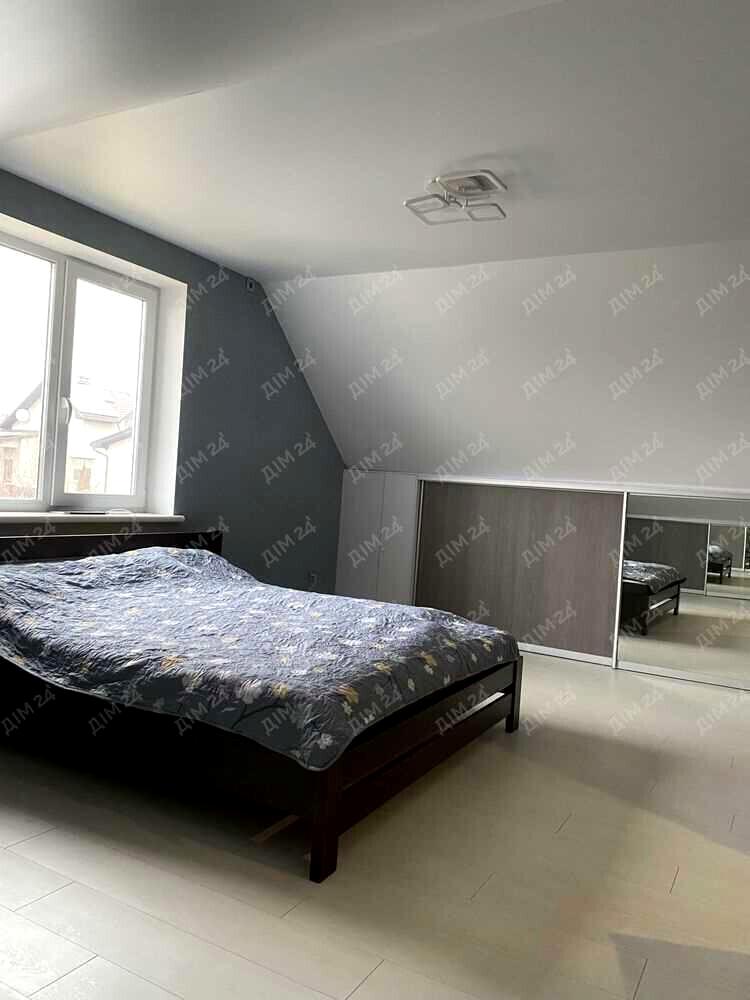 1870688926357359