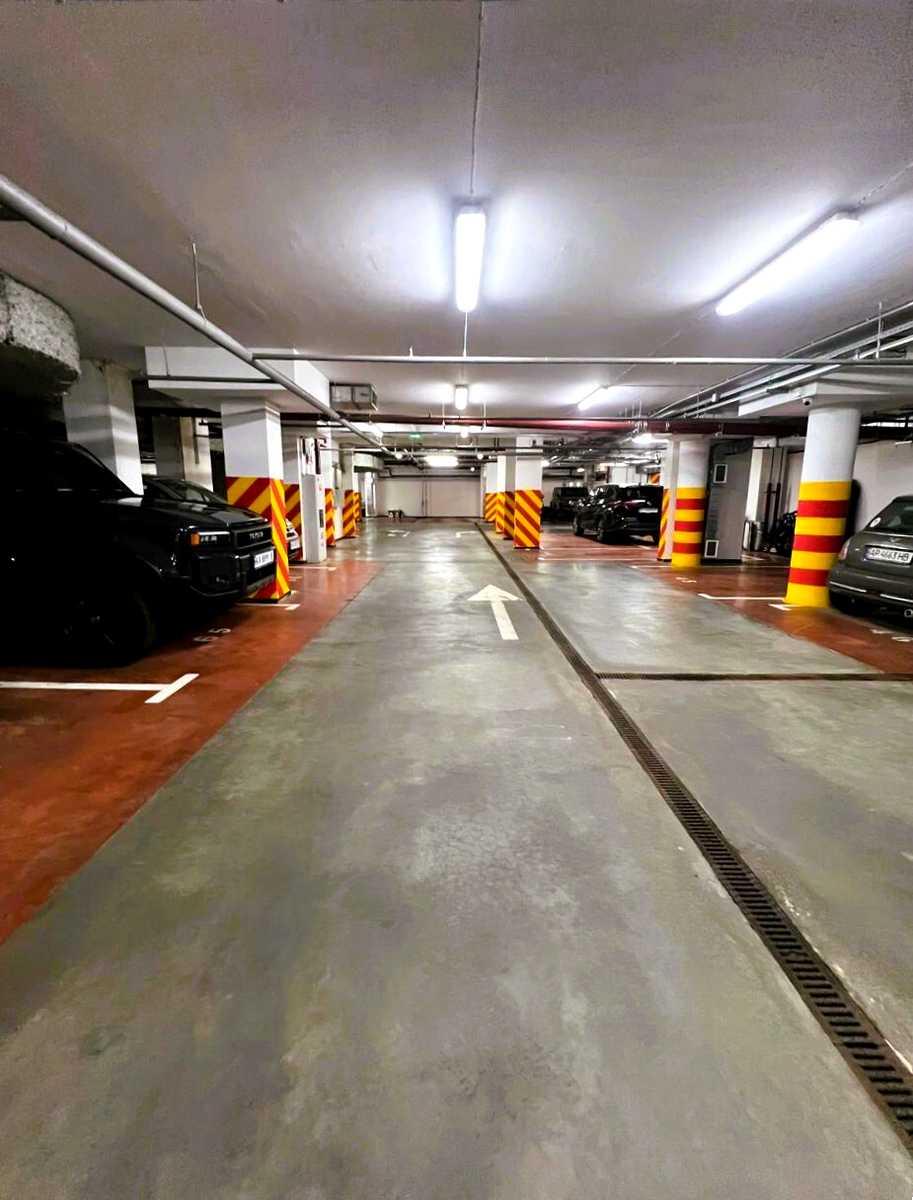1870689836331133
