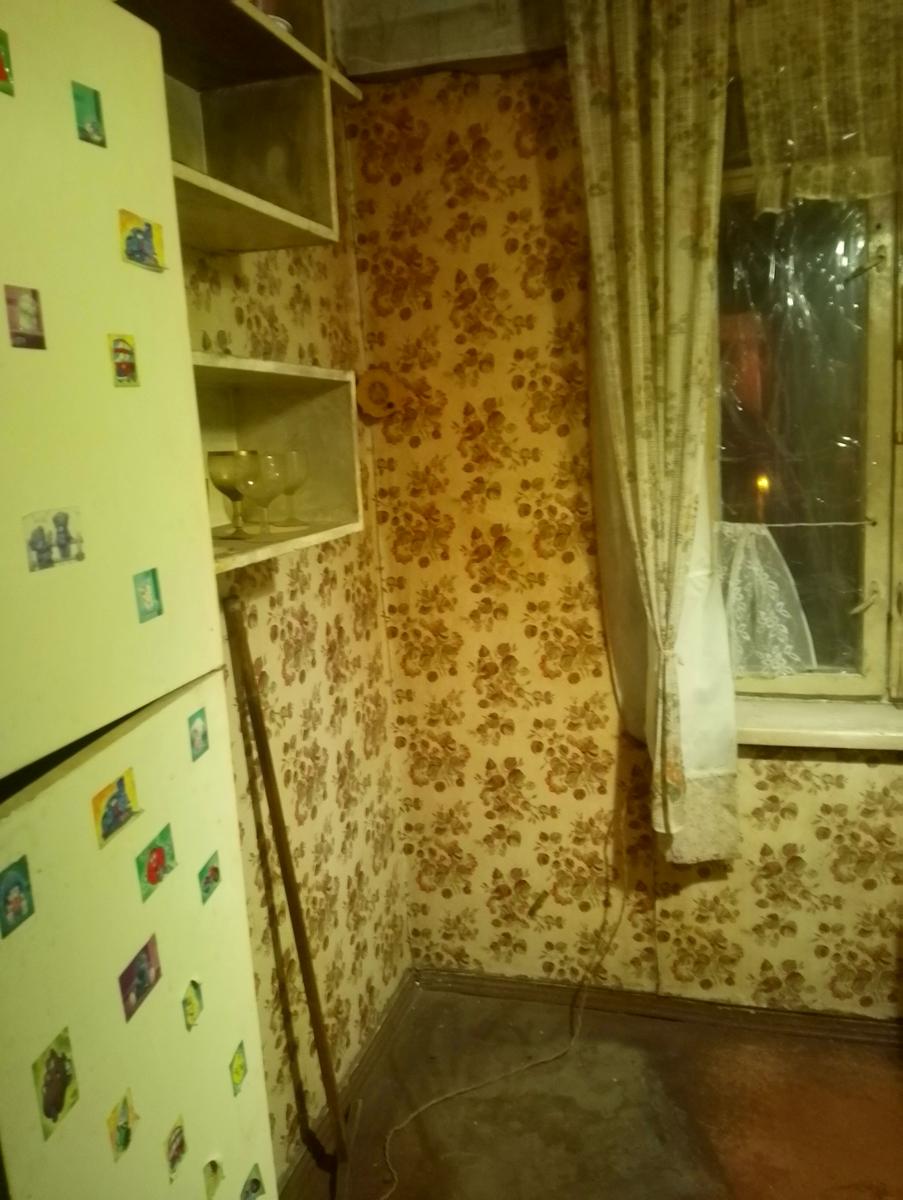 1870690119678845