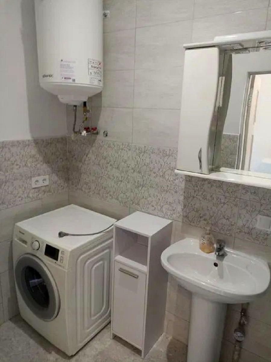 1870691959585392