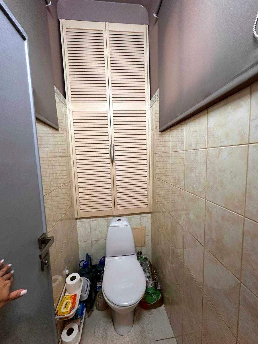 1870693284929619