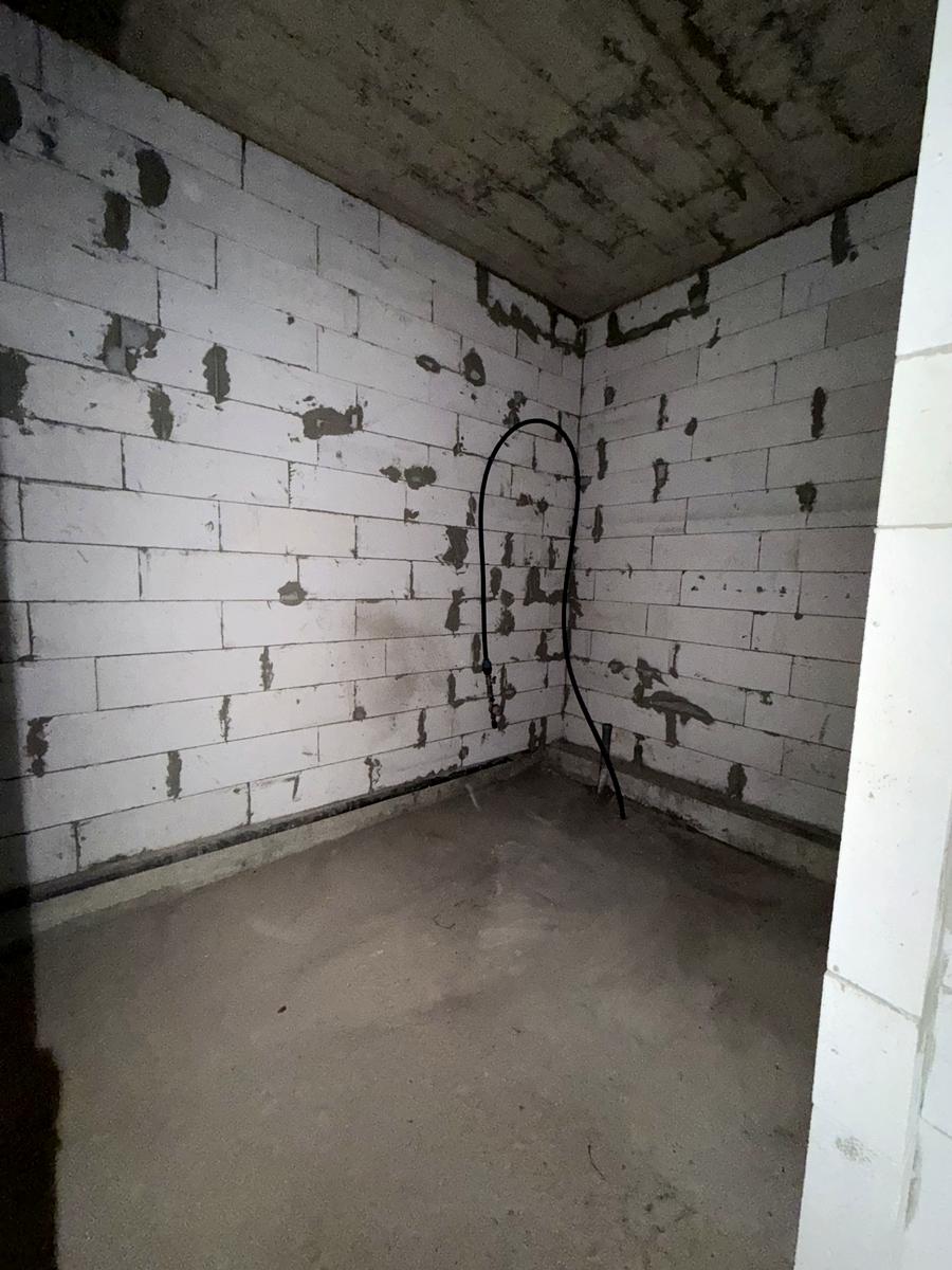 1870694672315625
