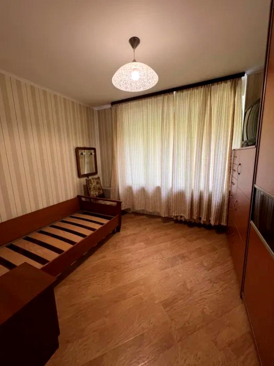 1870696452468833