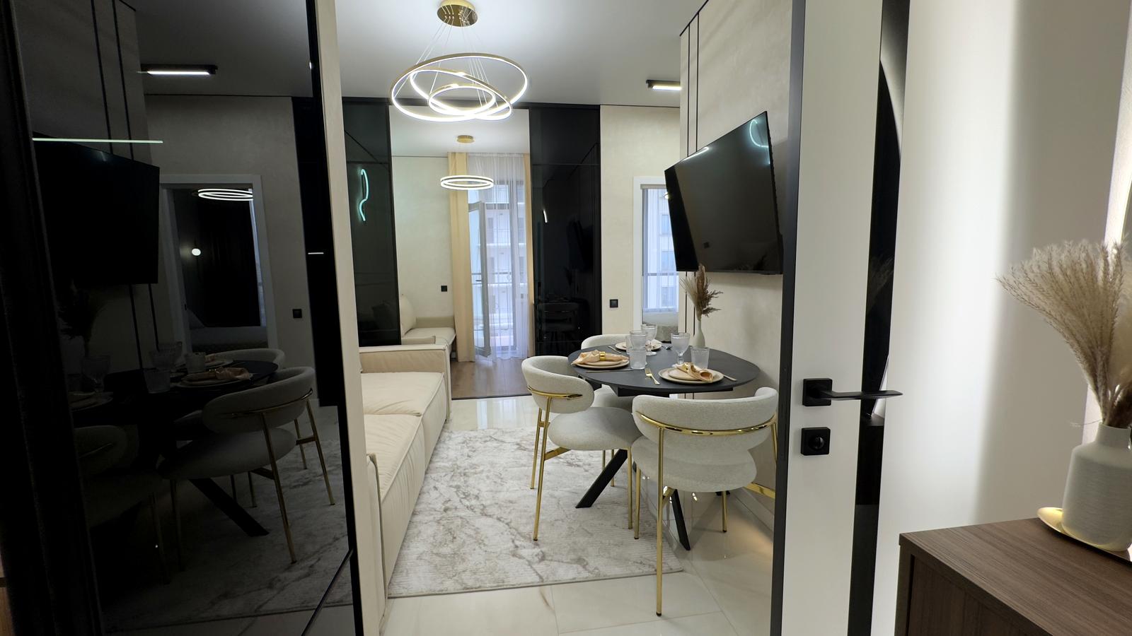 1870698431284407