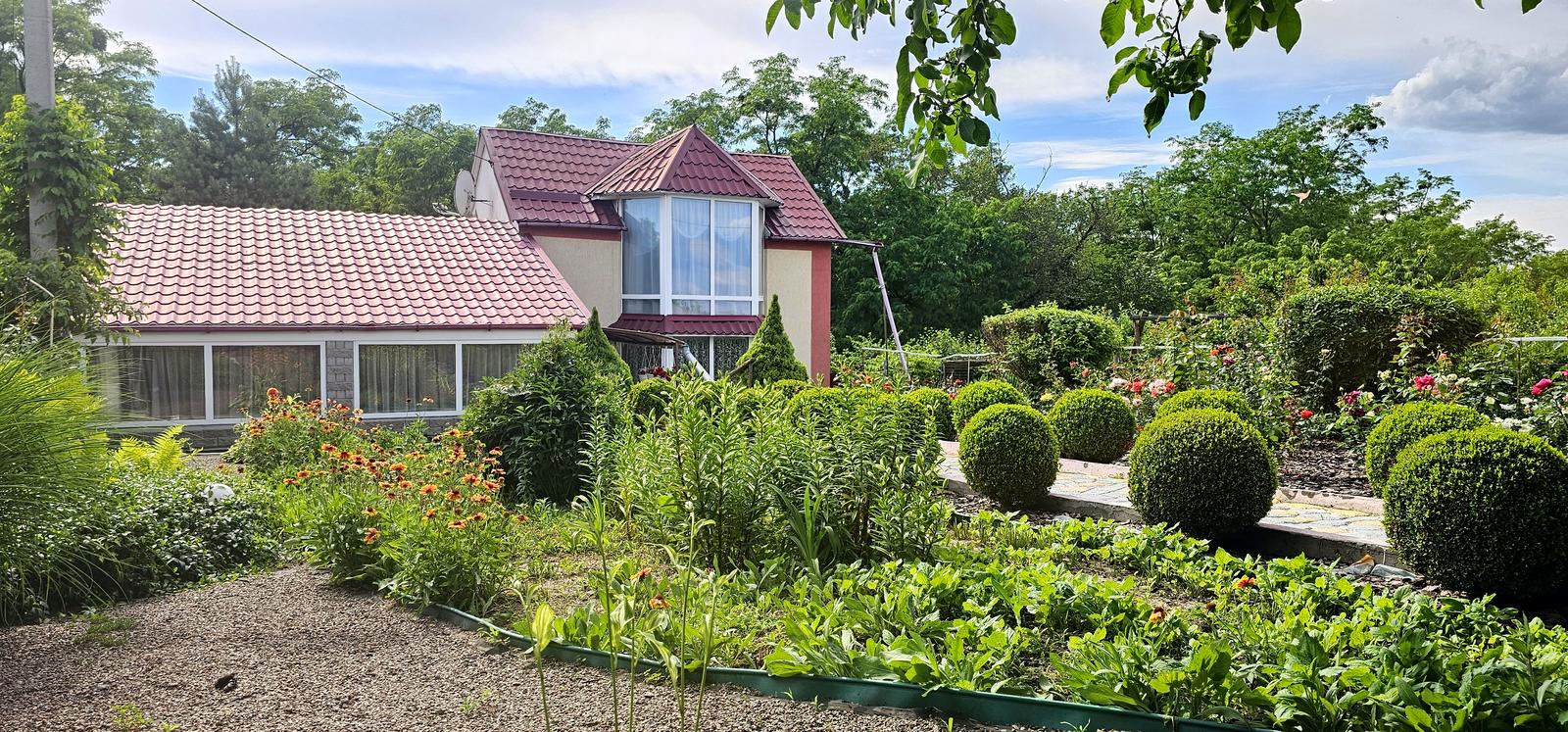 1870702759942135