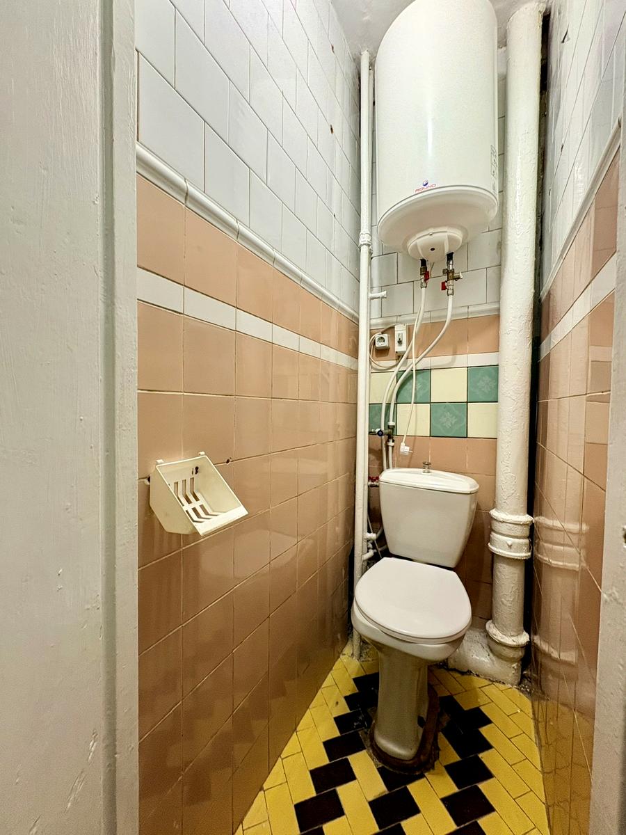 1870707734018603