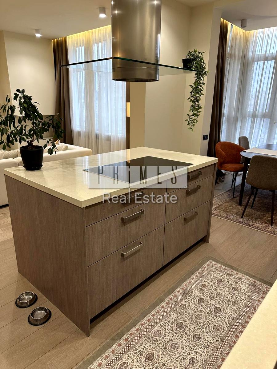 1870763559323132