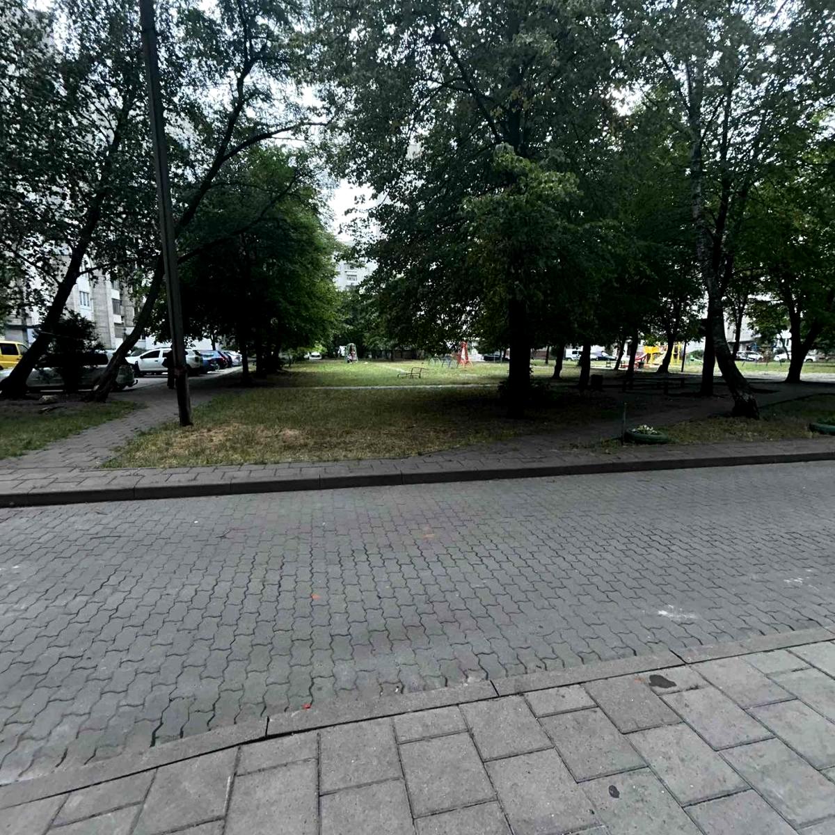 1870765816762473