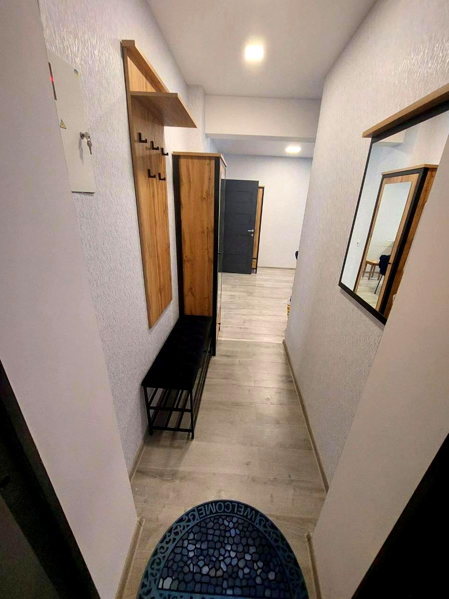 1870769211689735