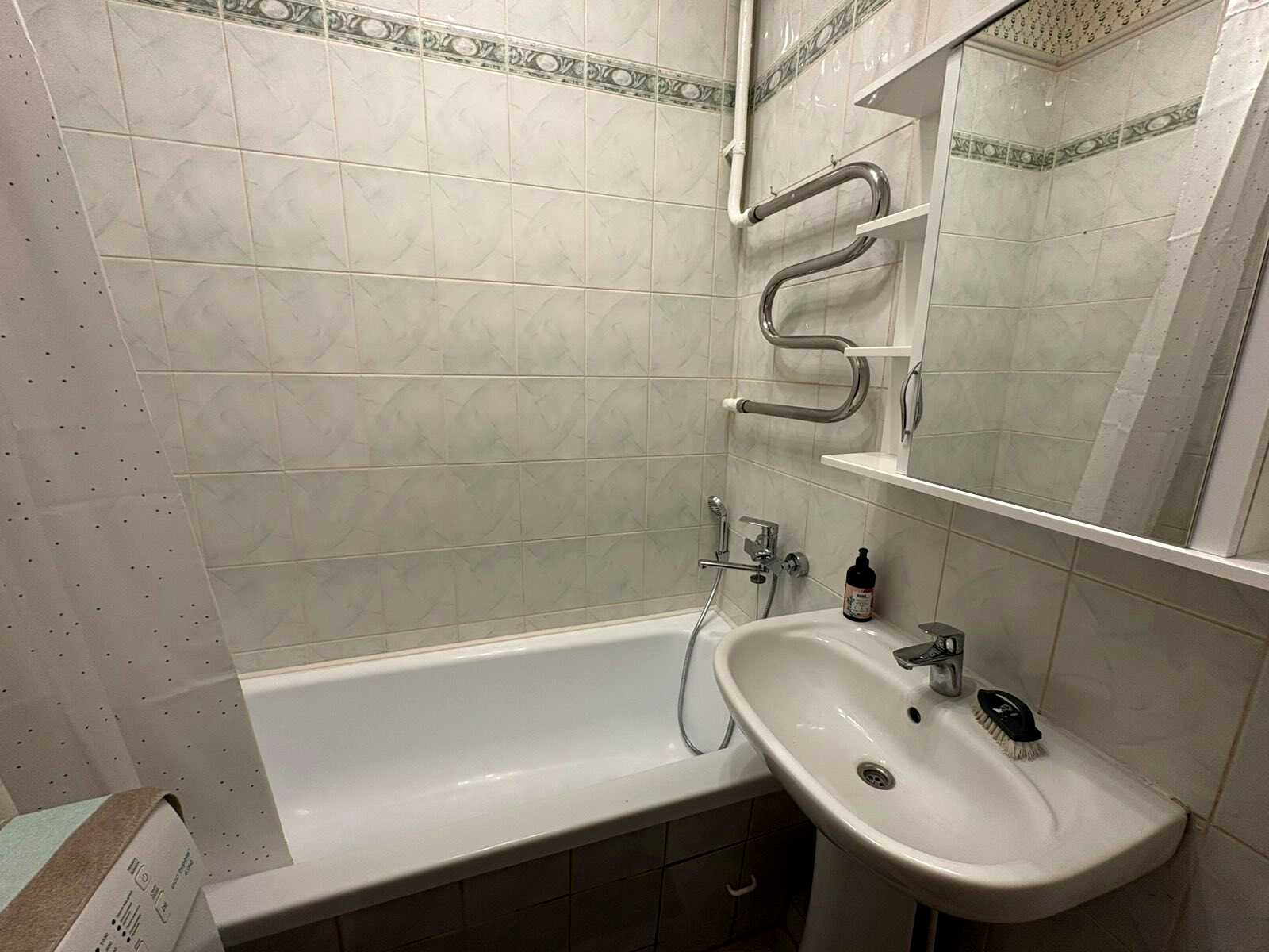 1870769336301283