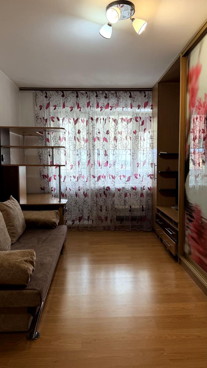 1870770824582759