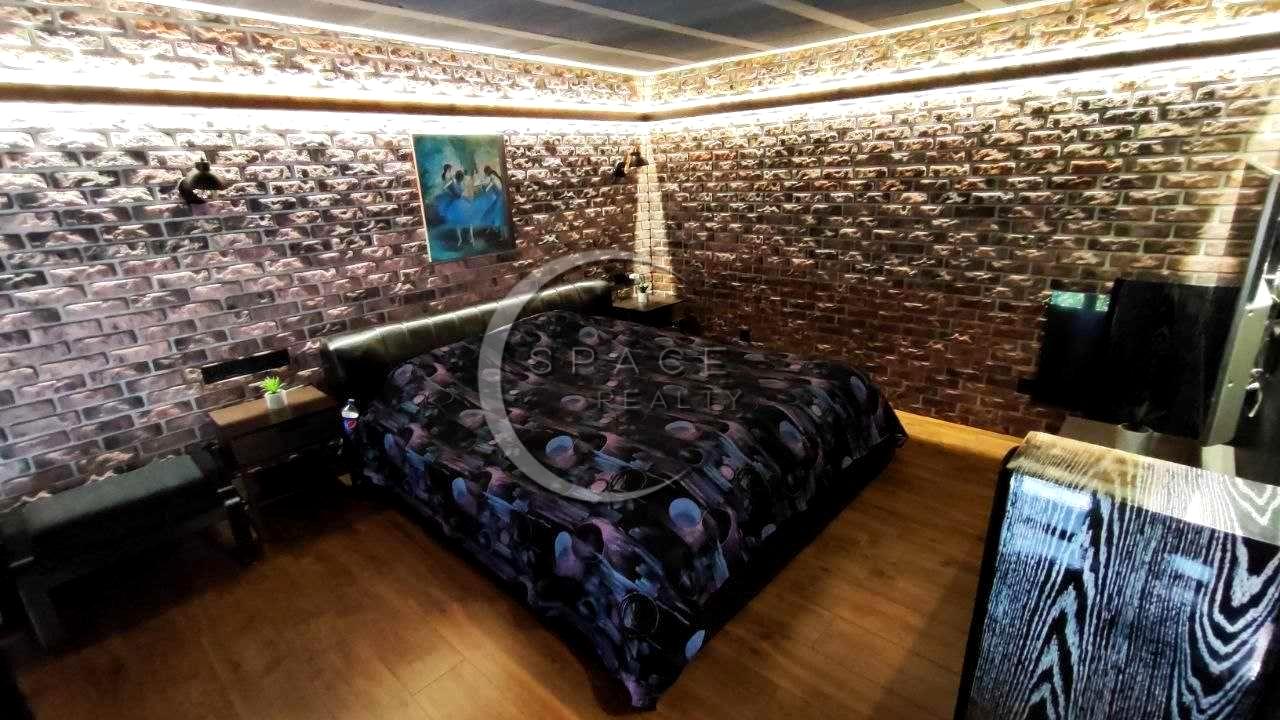 1870773952843843