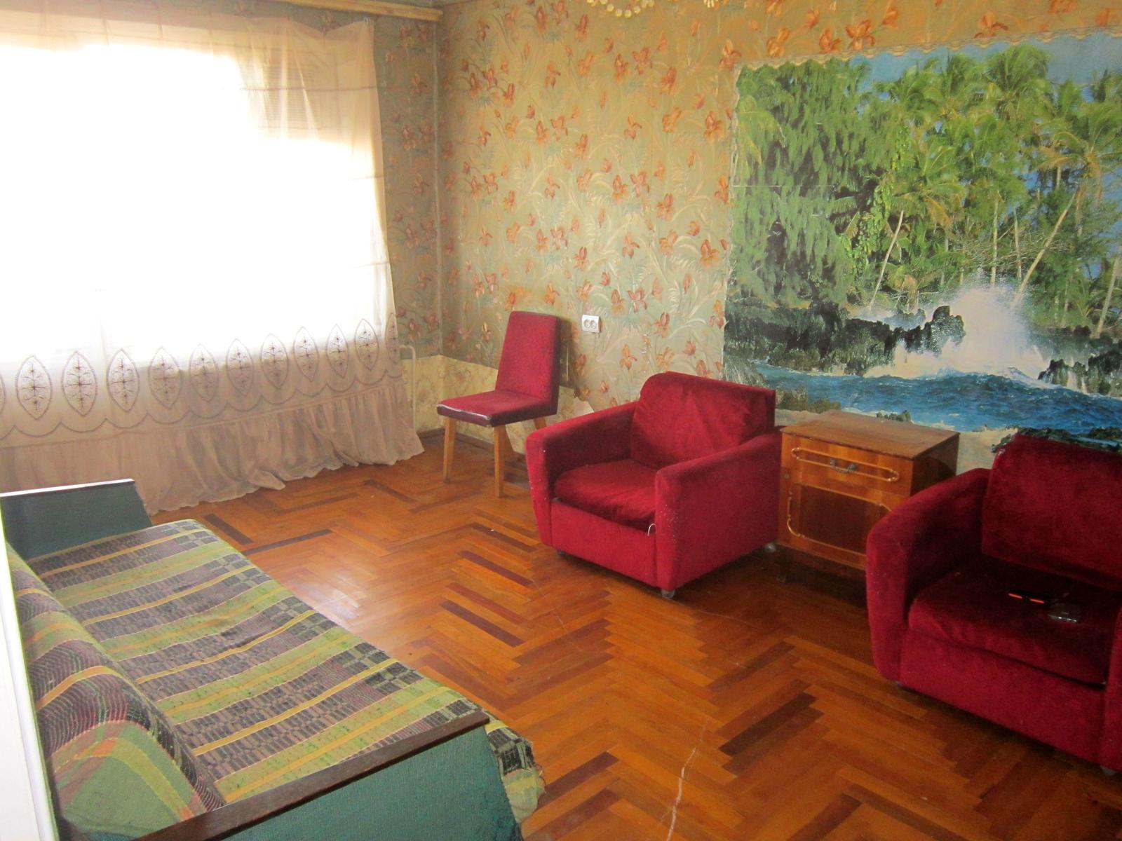 1870777118717373