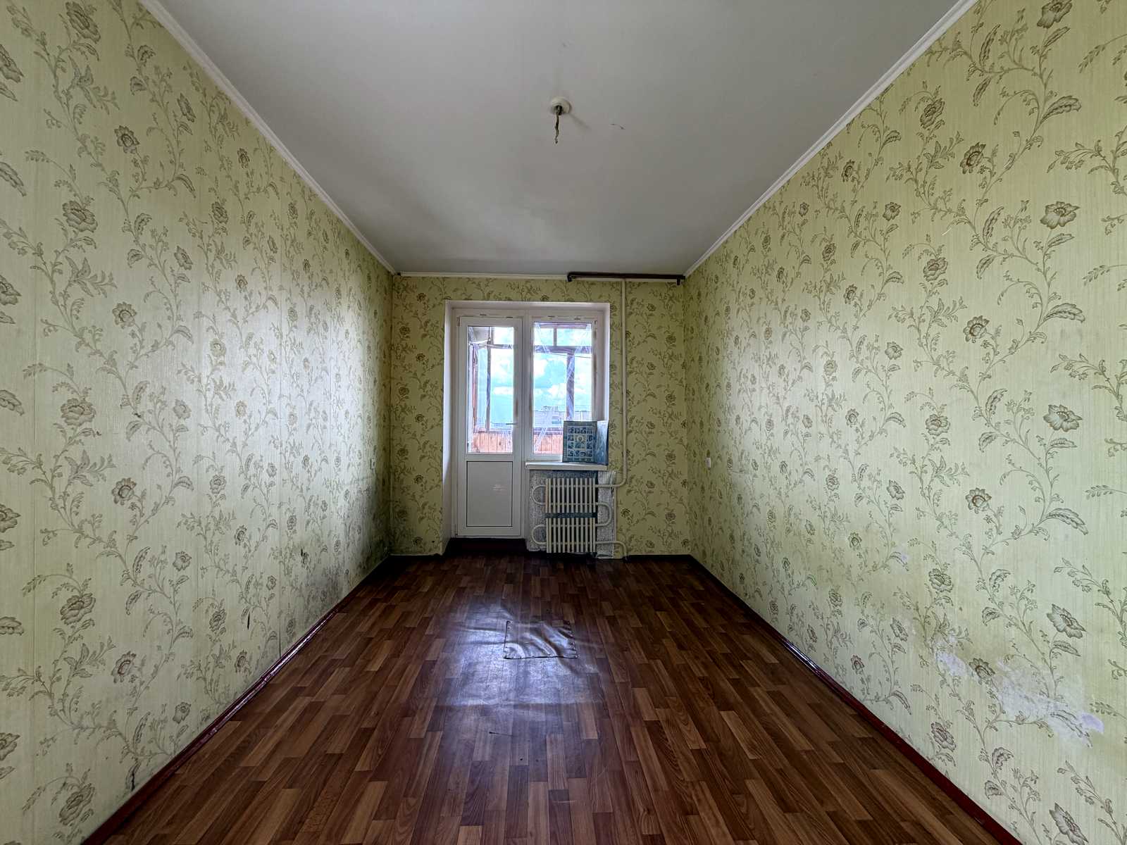 1870778473440976