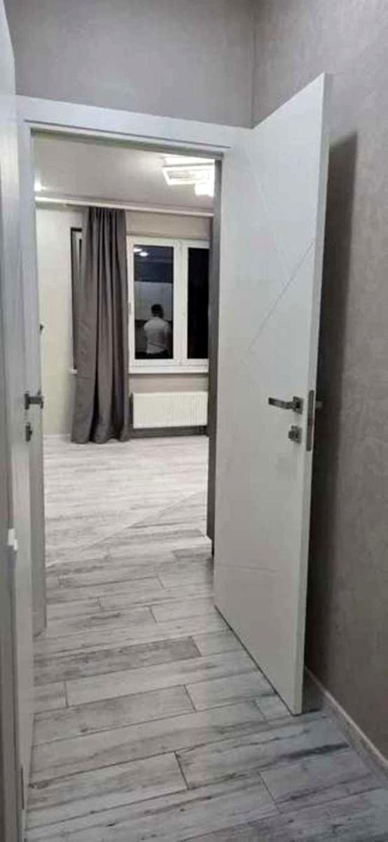 1870778889852955