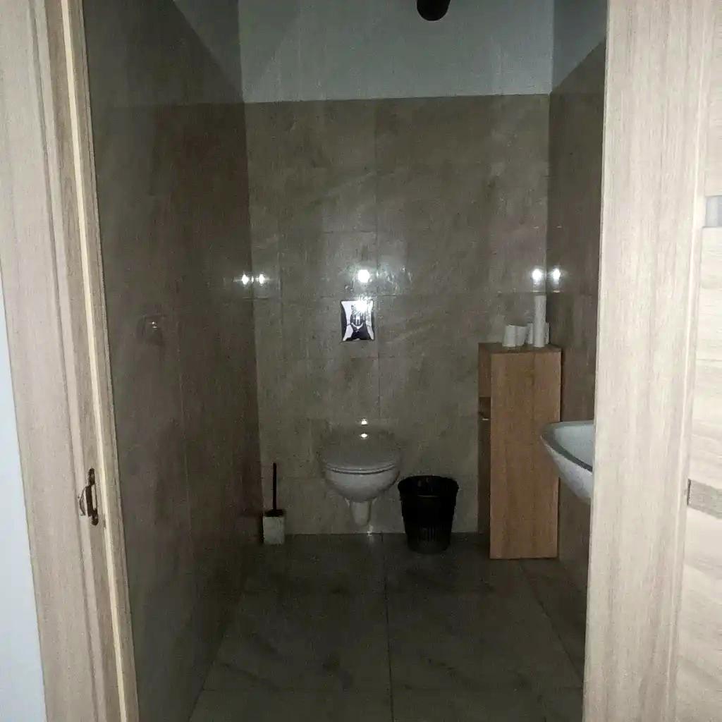 1870779016447053