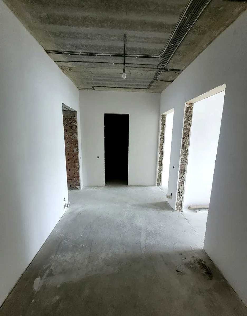 1870781017892800