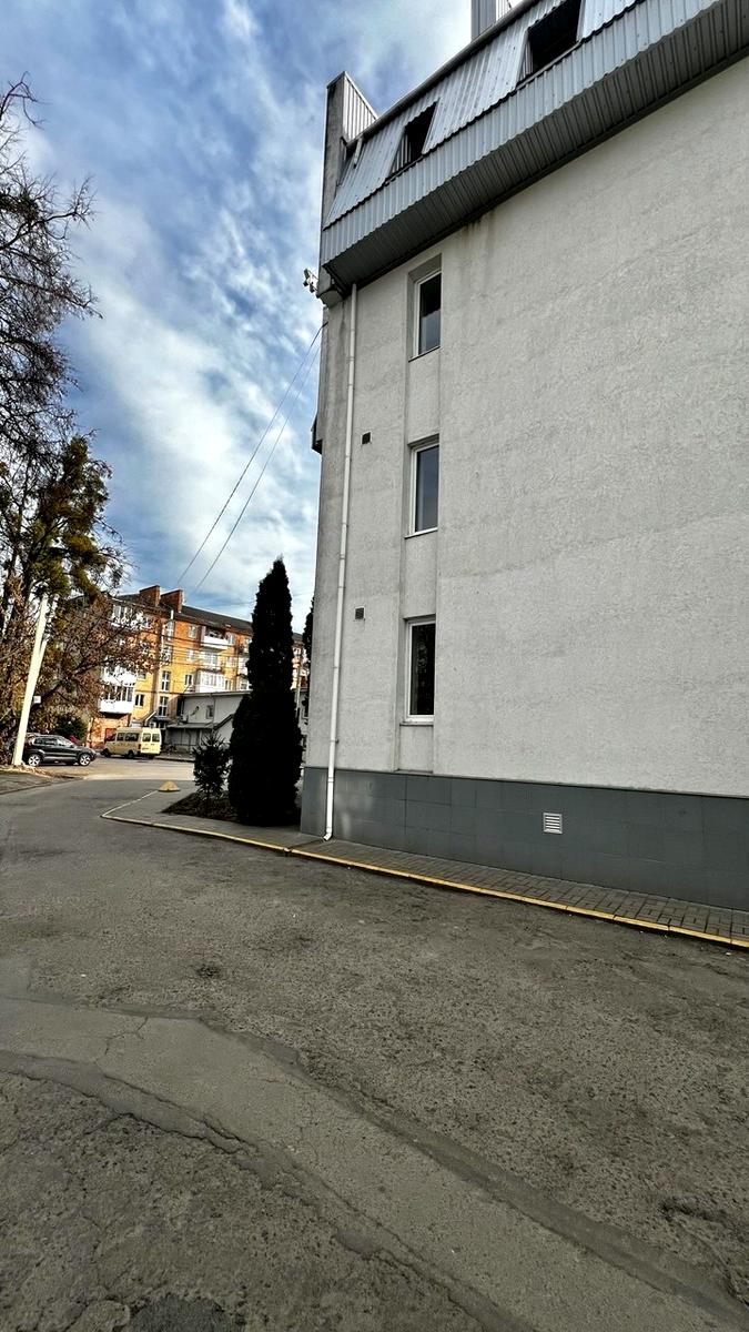 1870781966923600