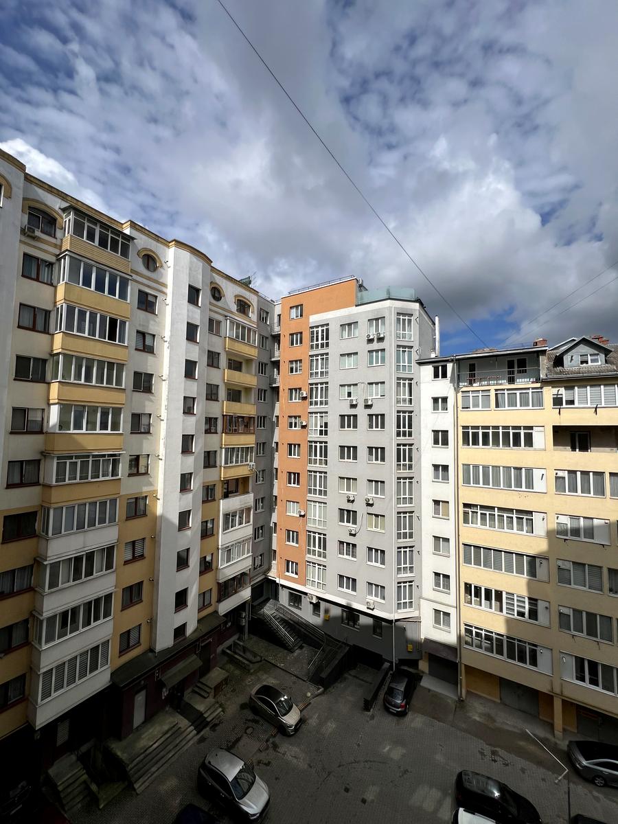 1870784310920615