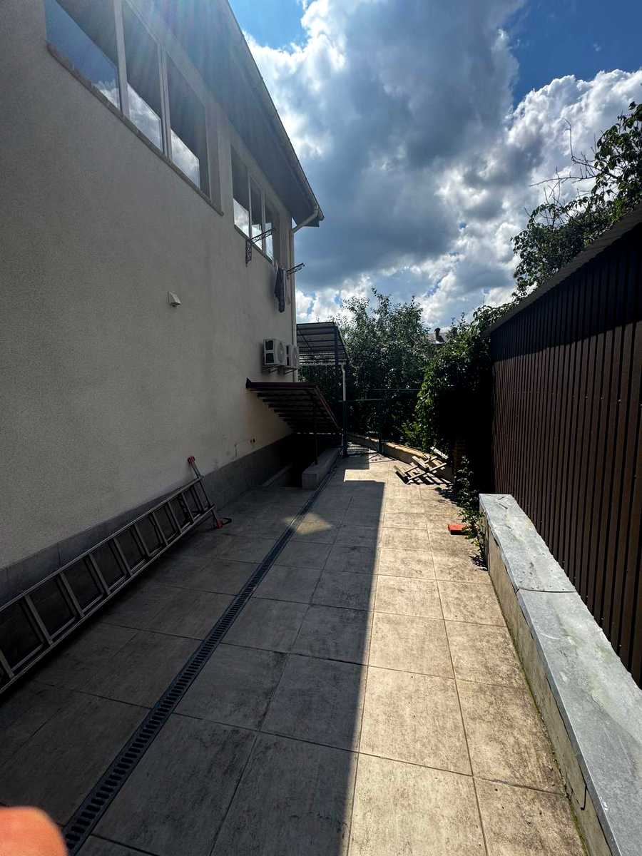 1870786231623116