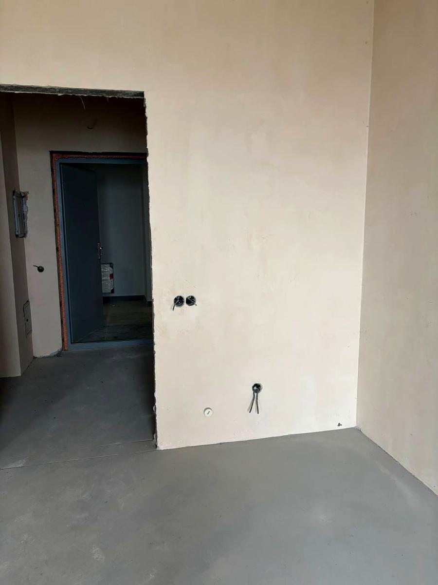1870854386648681