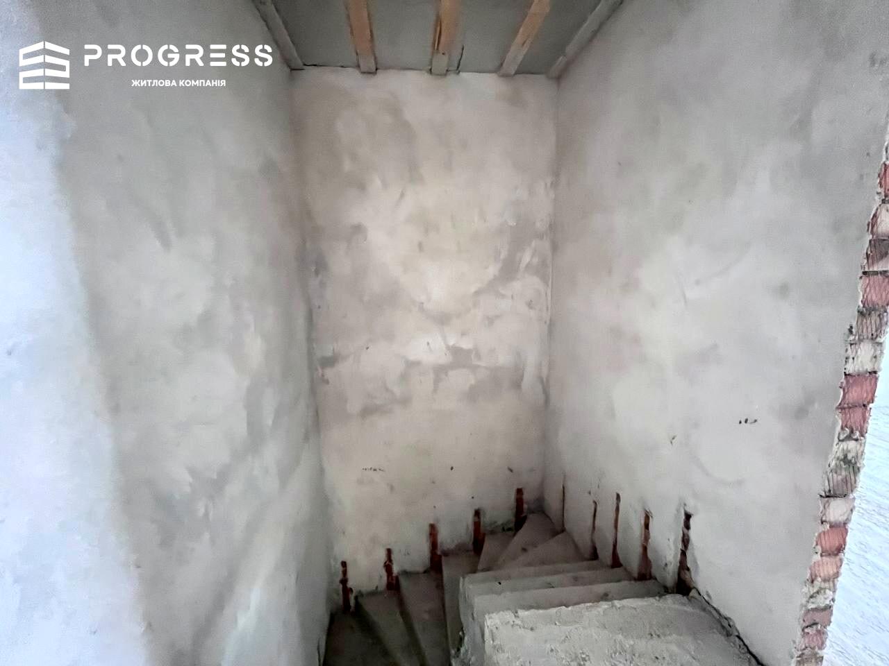 1870856409207915