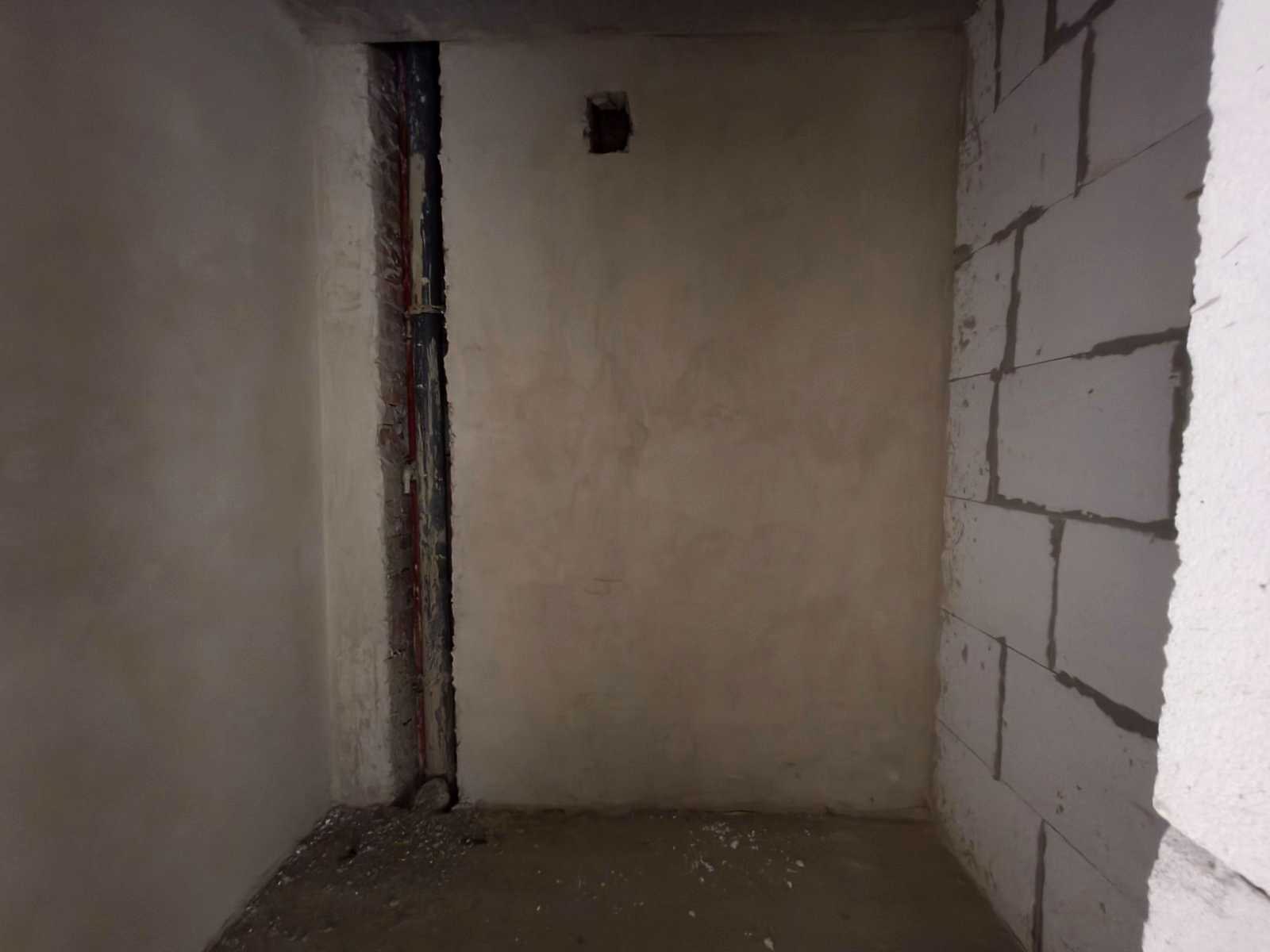 1870857509835630