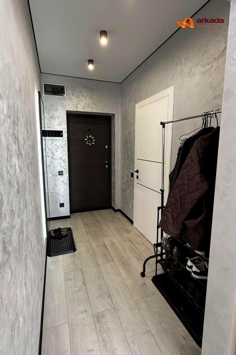 1870860194504121