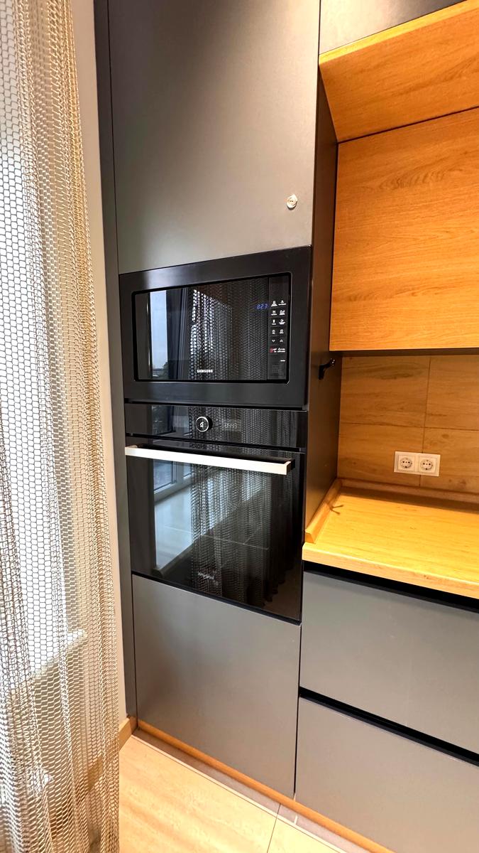 1870860221499051