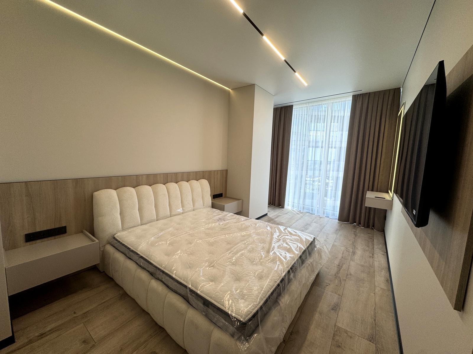 1870861632907871
