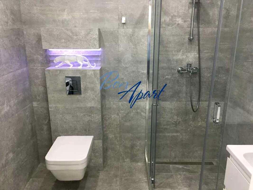 1870863811327697