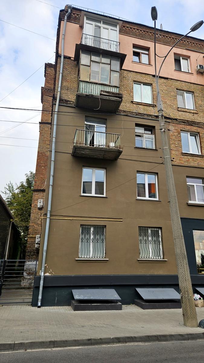 1870863864107394