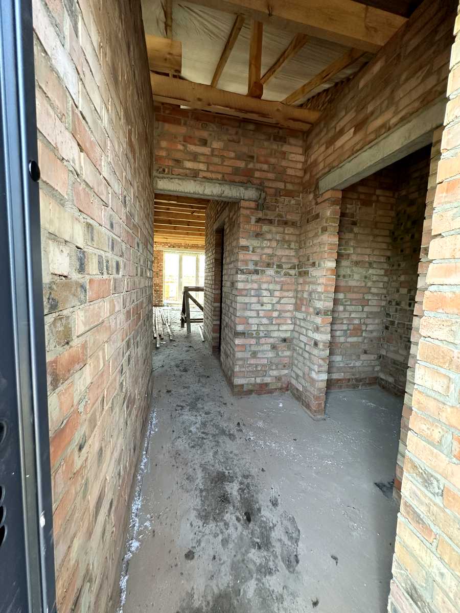 1870864356398568