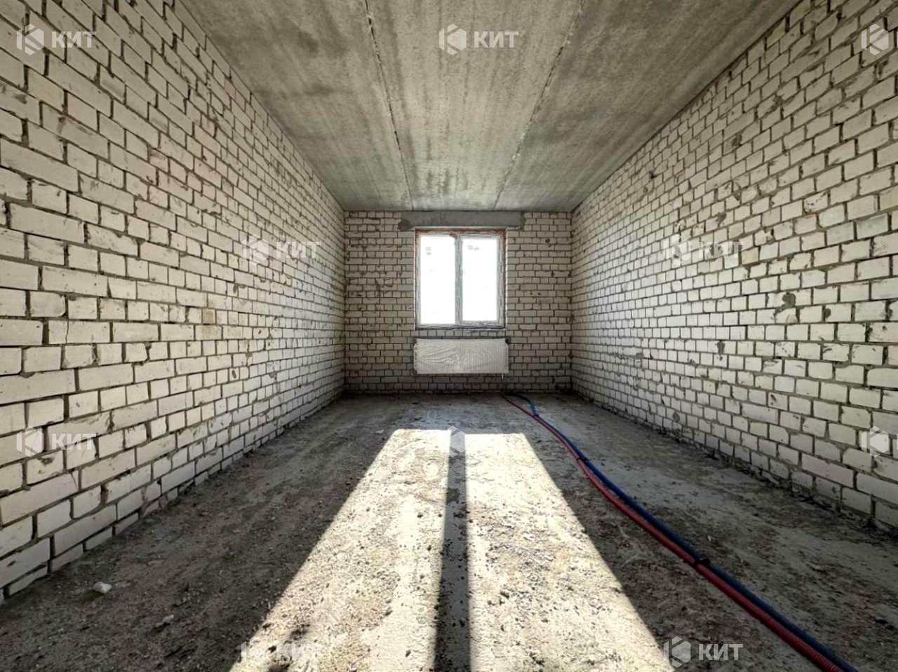 1870866045782332
