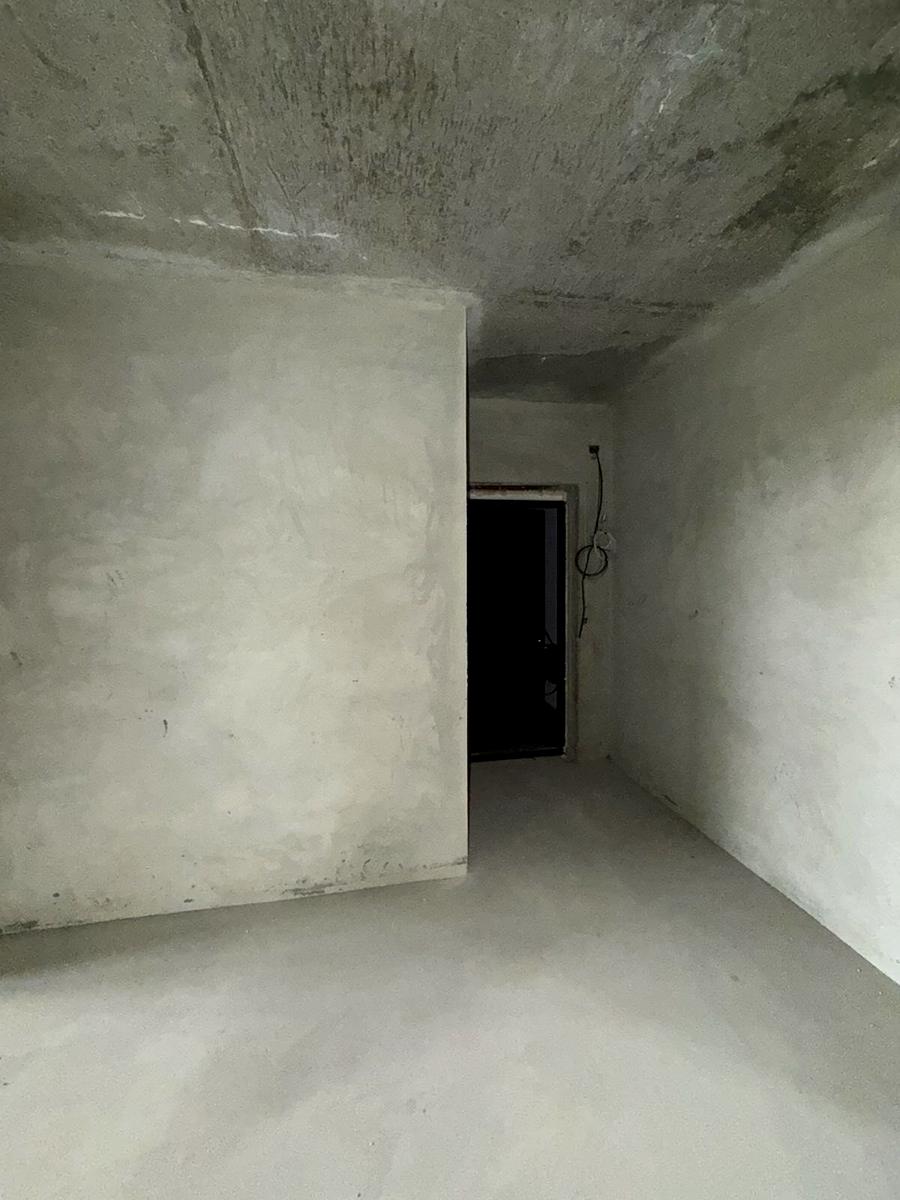 1870866885805979