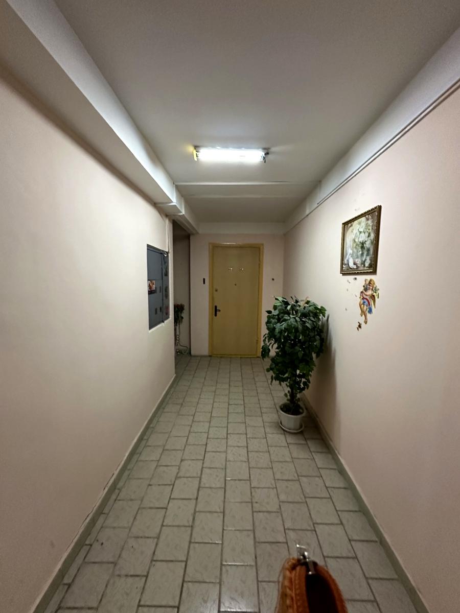 1870867811883937
