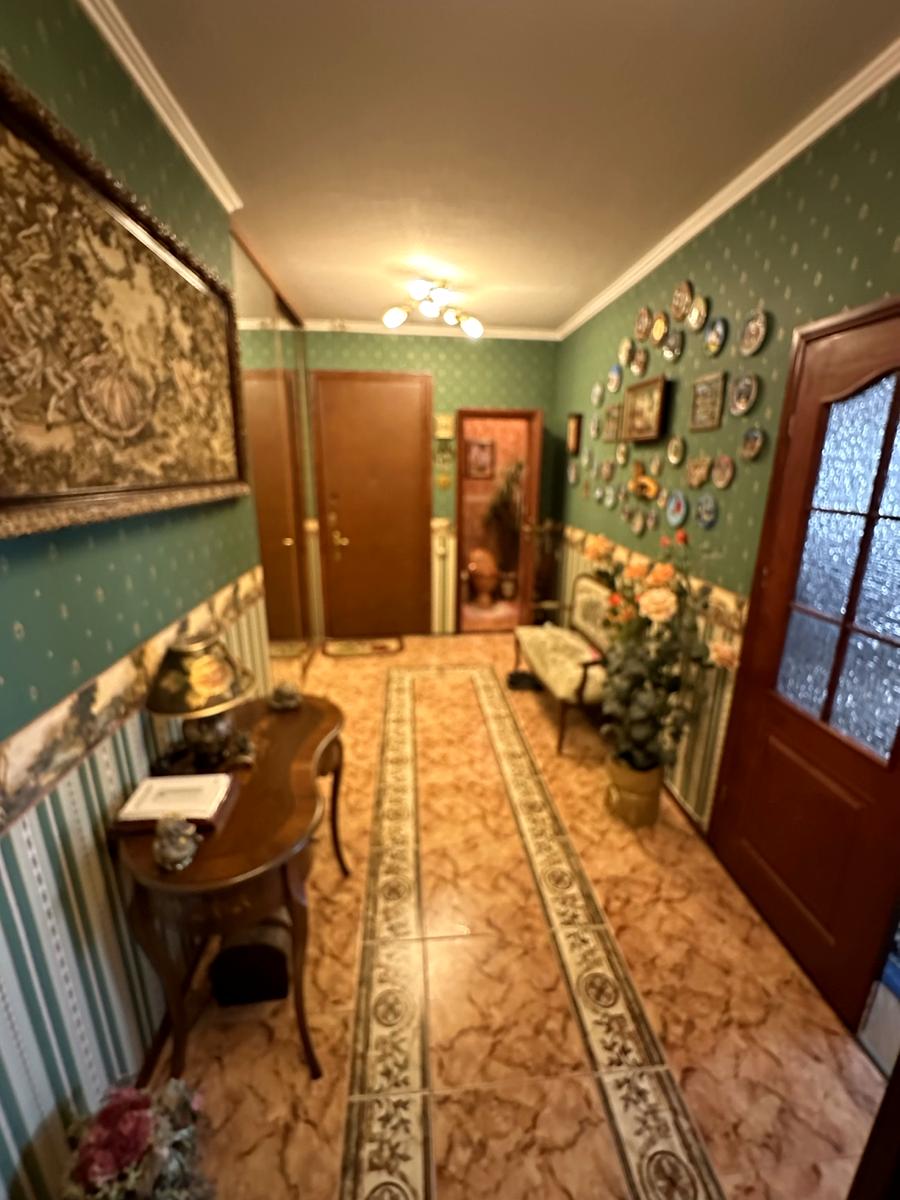 1870867818616782