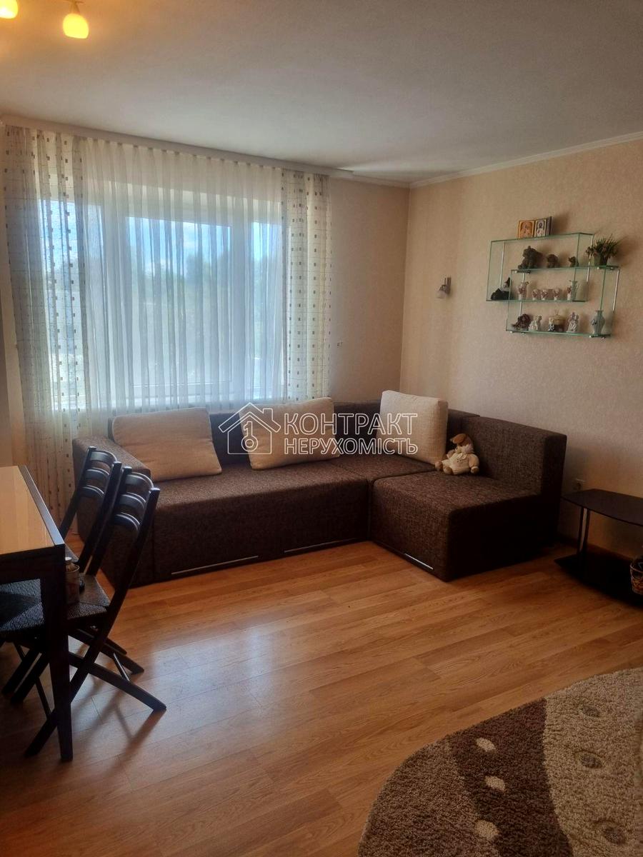 1870872475730373