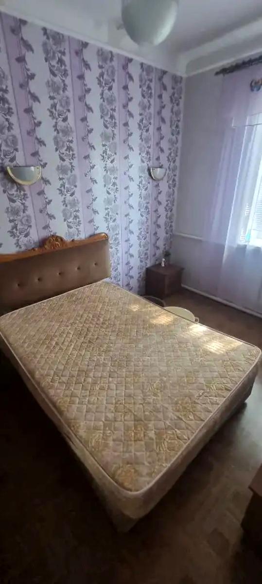 1870902404975685