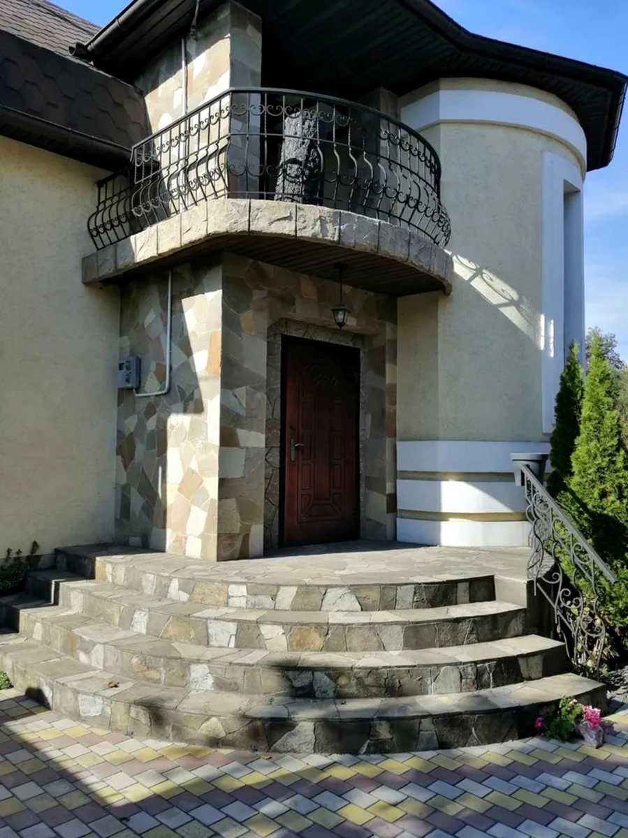 1870912060935226