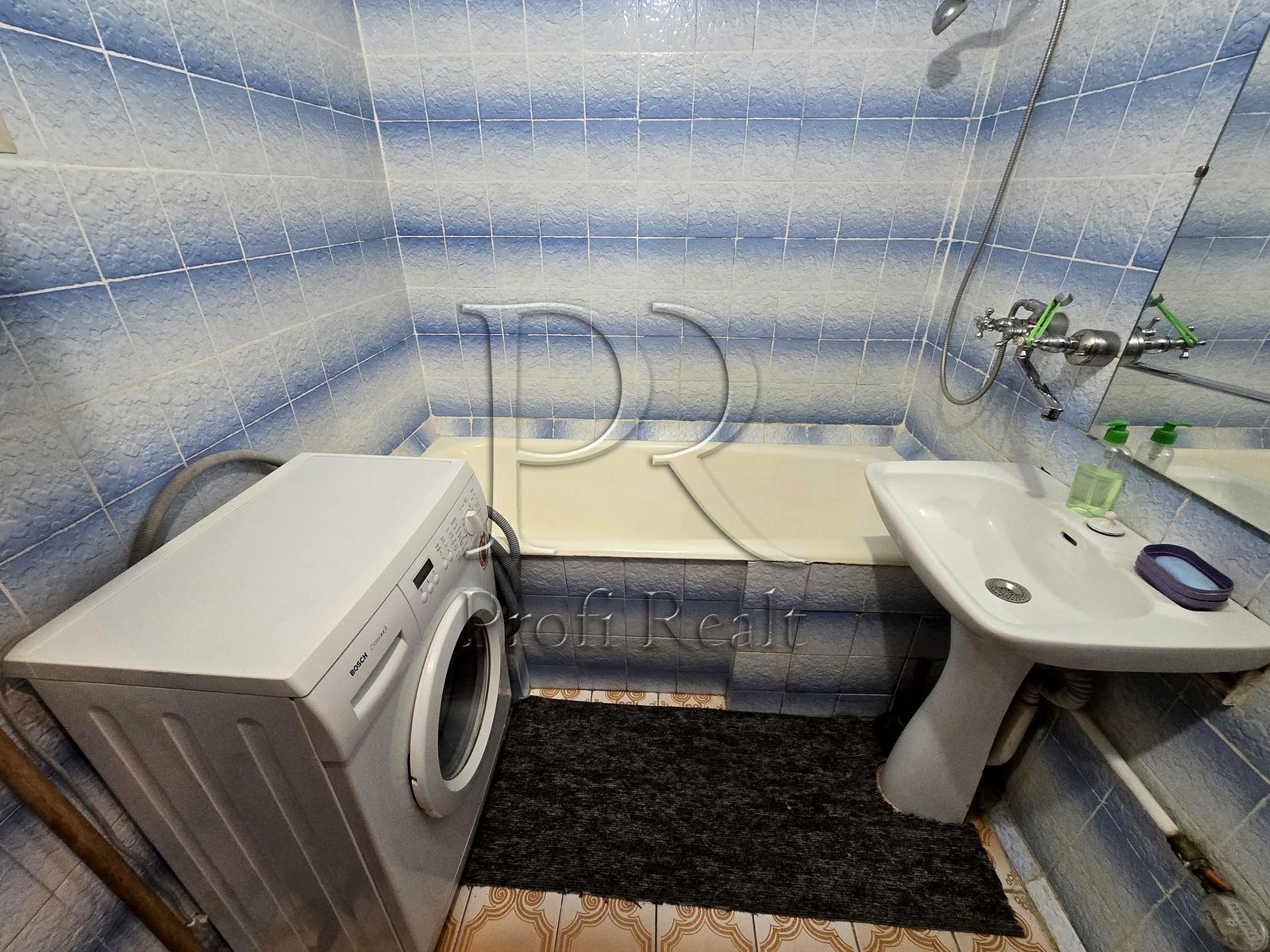 1870941689965490
