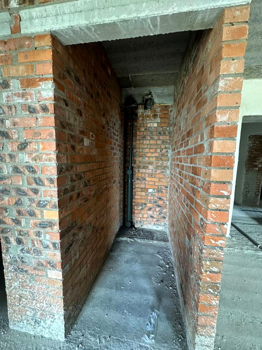 1870945992195761