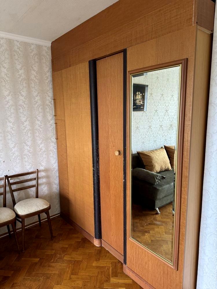 1870946035283759